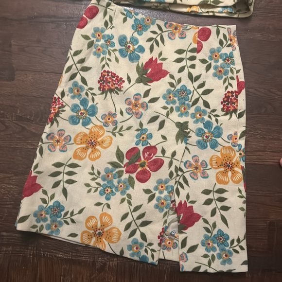 Moschino Cheap and Chic Skirt Set size 6 - Picture 9 of 9